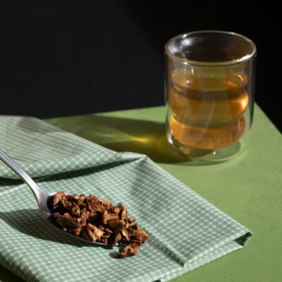 Un cucchiaio di infuso e un bicchiere di Effi Briest